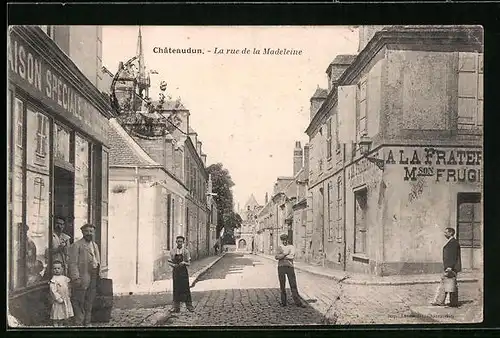 AK Chaetaudun, La rue de la Madeleine