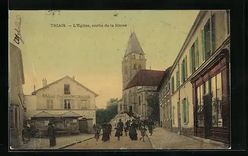 AK Thiais, L`Eglise, sortie de la Messe