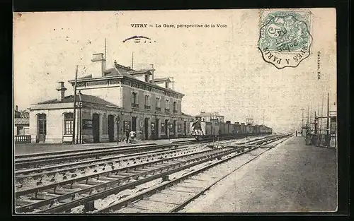 AK Vitry, La Gare, perspective de la Voie