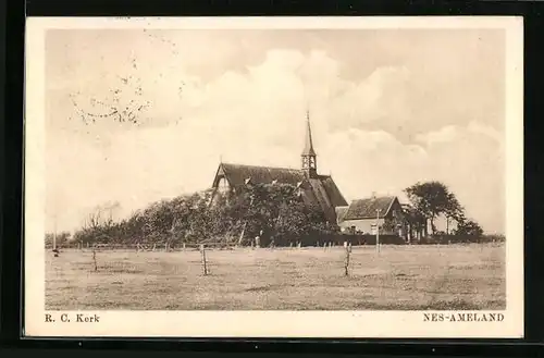 AK Nes /Ameland, Ortspartie mit Kirche