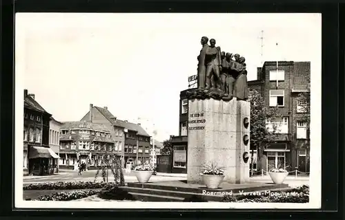 AK Roermond, Verzets-Monument und Hotel-Restaurant De Toerist