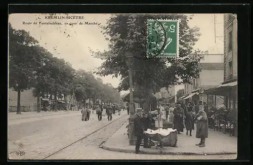 AK Kremlin-Bicetre, Route de Fontainebleau, un jour de Marche, Antiquitätenhandel