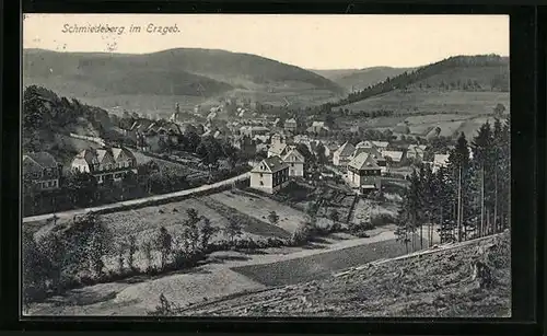 AK Schmiedeberg / Erzgeb., Totale vom Berg gesehen