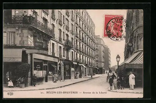 AK Bécon-les-Bruyères, Avenue de la Liberté