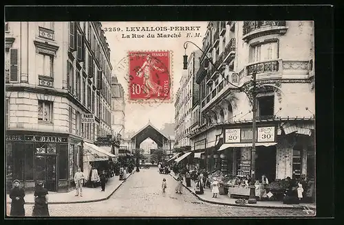 AK Levallois-Perret, La Rue du Marche