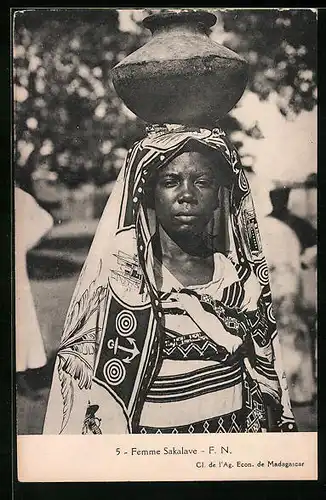 AK Madagascar, Femme Sakalave