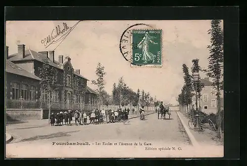 AK Fourchambault, Les Ecoles et l`Avenue de la Gare