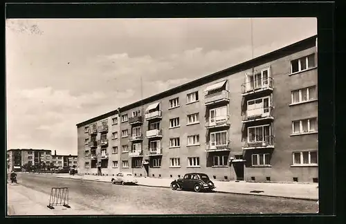 AK Rathenow, Leninallee mit Autos