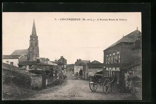 AK Les Cerqueux, L`Arrivée Route de Vihiers