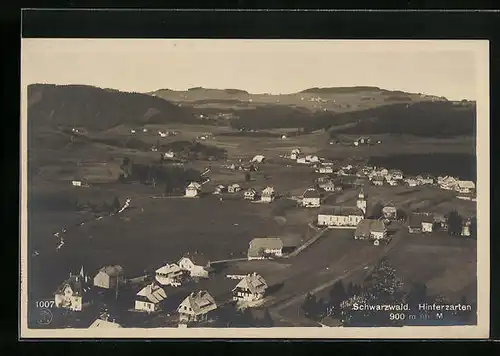 AK Hinterzarten /Schwarzwald, Ortspartie aus der Vogelschau