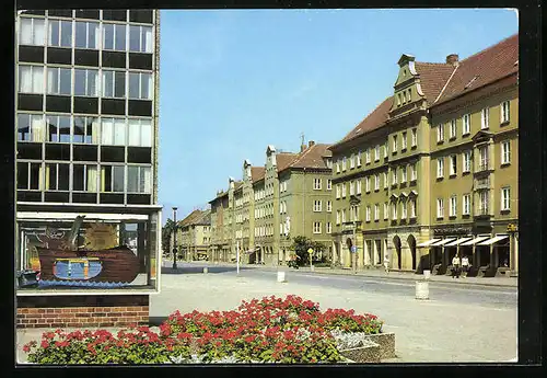 AK Neubrandenburg, Blick in die Ernst-Thälmann-Strasse