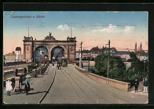 AK Ludwigshafen a. Rhein, Strassenbahn mit Brücke