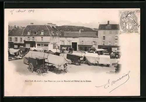 AK Maule, La Place un jour du Marché et l`Hotel de la Corne