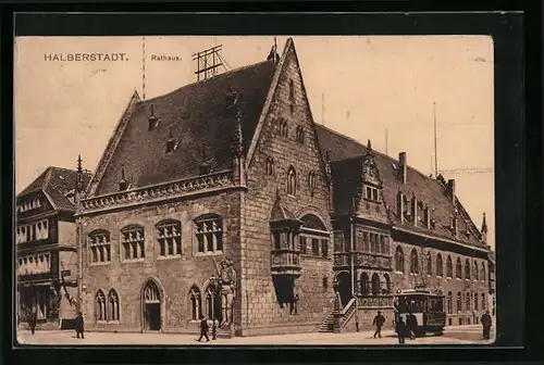 AK Halberstadt, Rathaus mit Strassenbahn