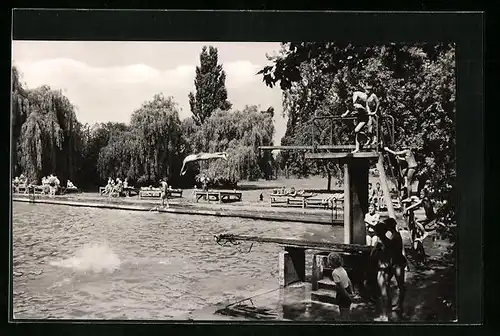 AK Lützen /Weissenfels, Schwimmbad mit Sprungbrettern