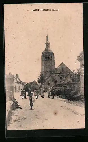 AK Saint-Bandry, Une Rue, l`Eglise