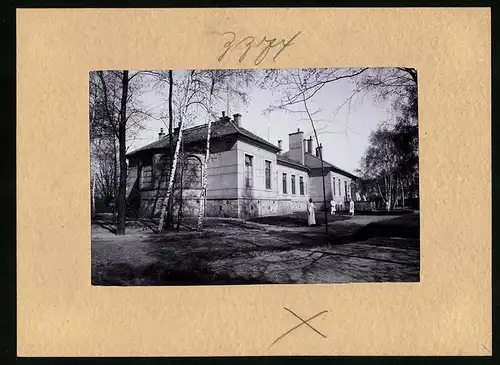 Fotografie Brück & Sohn Meissen, Ansicht Dresden, Soldaten am Pavillon II des Garnisionslazarett's