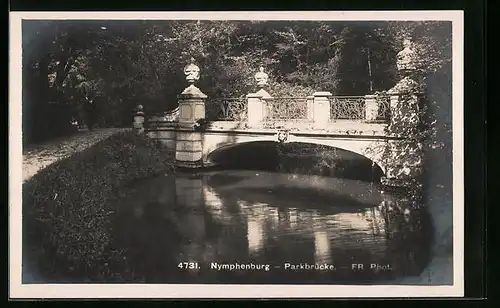 AK München-Nymphenburg, Parkbrücke mit Eisengeländer