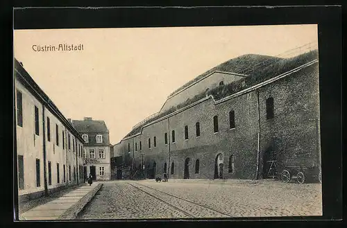 AK Cüstrin, Strassenpartie mit Geschäft in der Altstadt