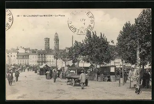 AK St-Laurent-les-Macon, La Place