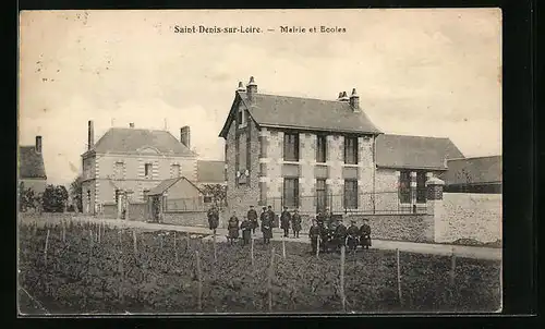 AK Saint-Denis-sur-Loire, Mairie et Ecoles