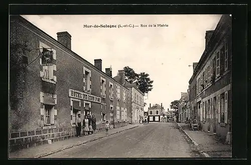 AK Mur-de-Sologne, Rue de la Mairie, Hotel du Lion d`Or