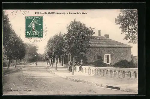 AK Fère-en-Tardenois, Avenue de la Gare