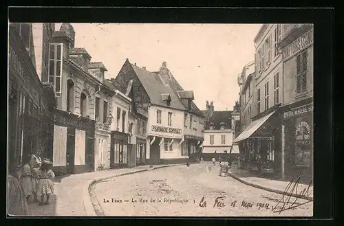 AK La Fère, La Rue de la République