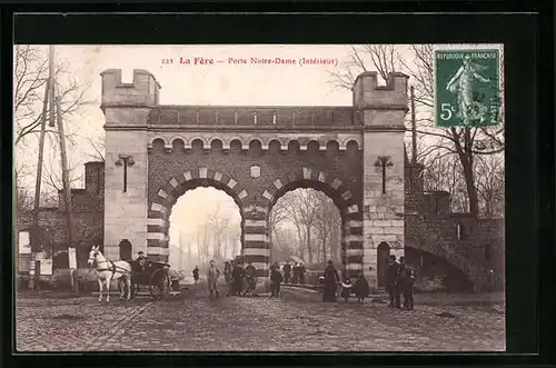 AK La Fère, Porte Notre-Dame (Intérieur)