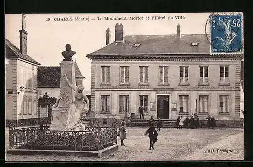 AK Charly, Le Monument Morlot et l`Hotel de Ville