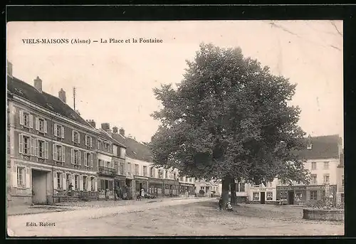 AK Viels-Maisons, La Place et la Fontaine