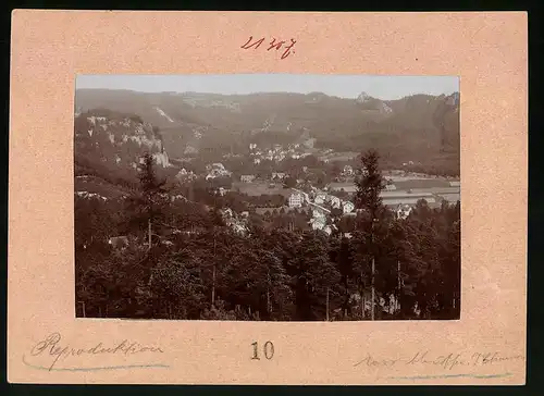 Fotografie Brück & Sohn Meissen, Ansicht Oybin, Blick auf den Ort mit Berg Oybin