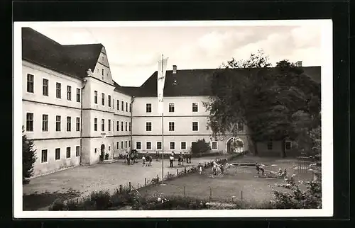 AK Buchau, Kinderheilstätte Caritasstift am Federsee, Hofansicht