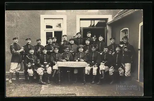 Foto-AK Minden, Gasthaus Wilh. Bekemeier mit Soldaten, Unterdamm 82