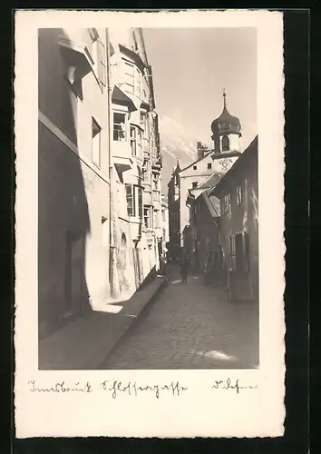 Foto-AK Adalbert Defner: Innsbruck, Schlossergasse im Sonnenschein