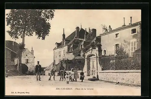 AK Arc-les-Gray, Place de la Liberté