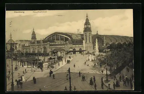 AK Hamburg-St.Georg, Passanten vor dem Hauptbahnhof