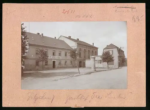 Fotografie Brück & Sohn Meissen, Ansicht Zitzschewig, Blick auf den Gasthof Drei Linden mit Litfasssäule