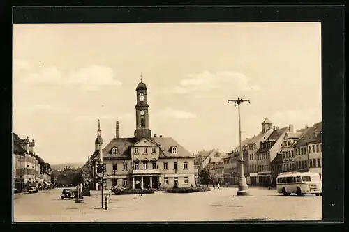 AK Rochlitz i. Sa., Platz der Befreiung mit Rathaus