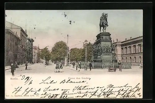 AK Berlin, Partie Unter den Linden mit Reiterdenkmal