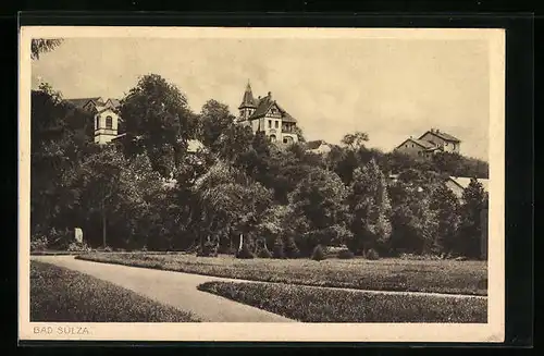 AK Bad Sulza /Th., Ortspartie mit Blick auf Häuser