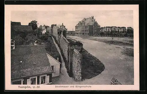 AK Templin i. U.-M., Stadtmauer und Bürgerschule