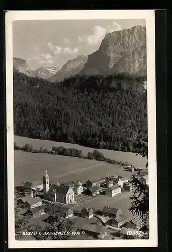 AK Bezau i. Bregenzerwald, Ortsansicht gegen das Gebirge