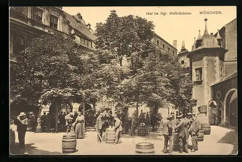 AK München, Hof im Kgl. Hofbräuhaus