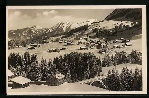 AK Riezlern, Ortsansicht mit Nebelhorn und neuer Breitachbrücke