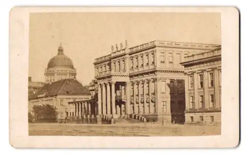 Fotografie unbekannter Fotograf, Ansicht Berlin, Partie Unten den Linden mit Blick auf das Kronprinzen Palais