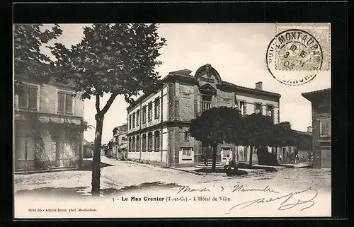 AK Le Mas Grenier, L`Hôtel de Ville