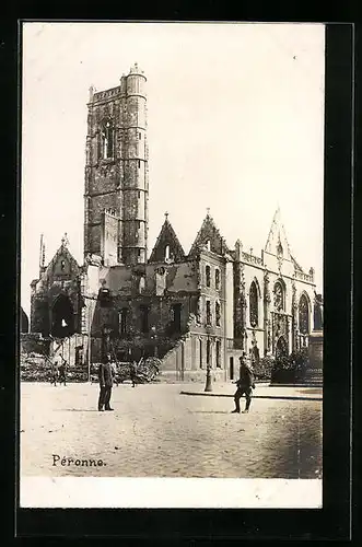 AK Péronne, Blick auf die Ruine der Kirche