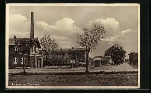 AK Langenhorn /Schlesw., Ortspartie mit Fabrikschlot