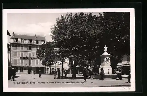 AK Barcelonnette, Place Manuel et Grand Hotel des Alpes